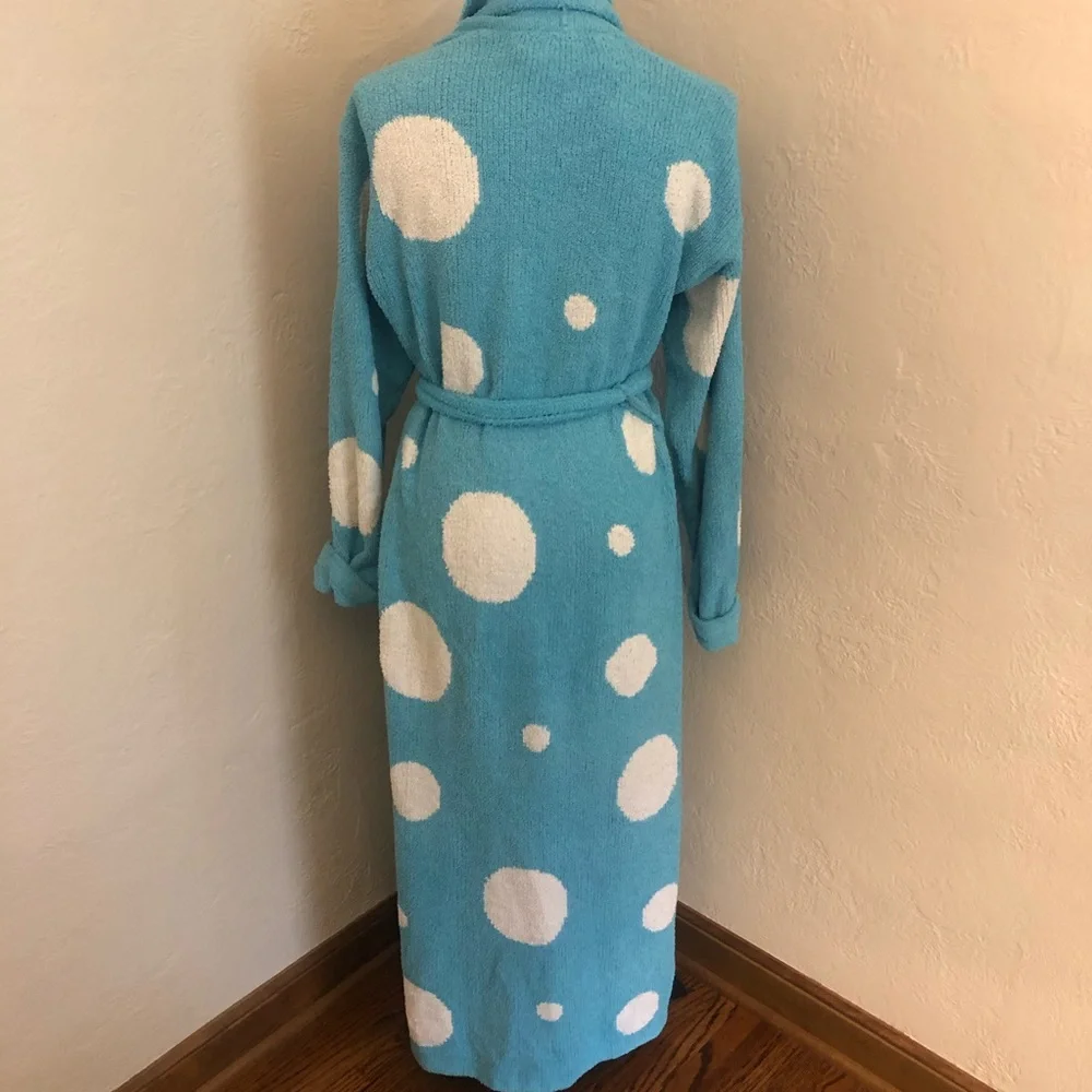 VS | Robe - Picture 2 of 4